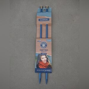 2/$10 Crafters Closet Blue Aluminum Knitting Needles Size 5.5MM